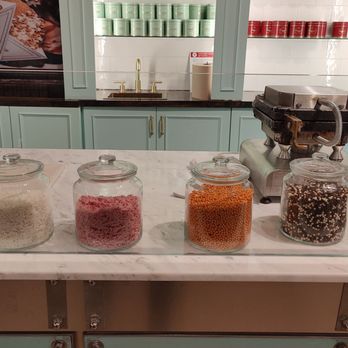 Wonderen Stroopwafels - Toppings - Desserts Near Me - New York, New York Wonderen Stroopwafels - Toppings - Desserts Near Me - New York, New York