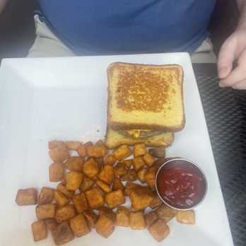 Prato 850 - Breakfast burger - Gastropubs Near Me - Commack, New York Prato 850 - Breakfast burger - Gastropubs Near Me - Commack, New York