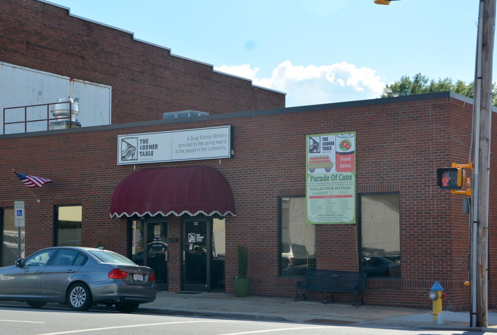 THE CORNER TABLE Updated September 2024 122 N Main Ave, Newton