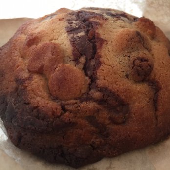 maman - Nuttery chocolate chip cookie with burnt sides - Bakeries Near Me - Brooklyn, New York maman - Nuttery chocolate chip cookie with burnt sides - Bakeries Near Me - Brooklyn, New York