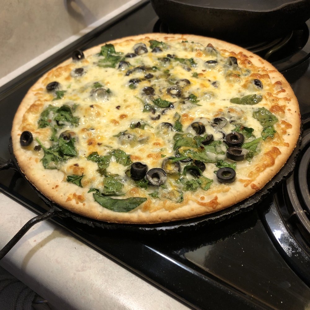 My pie cooked on a cast iron skillet. Slides right off the paper plate. My pie cooked on a cast iron skillet. Slides right off the paper plate.