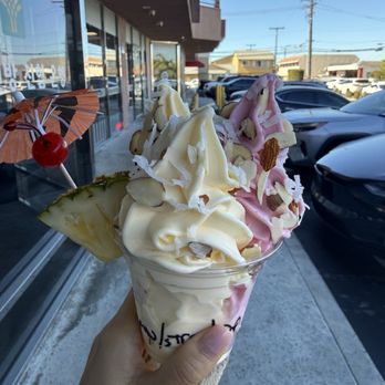 Pineapple Lagoon - Ice Cream & Frozen Yogurt Near Me - Garden Grove, California