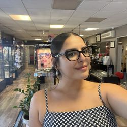 Fashion Eyes Optometry - Got my glasses with the best team!!