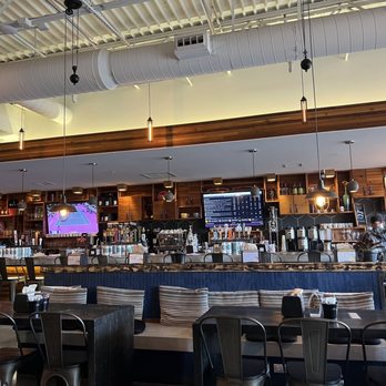 Bicyclette Cookshop - a restaurant with a bar - New American Near Me - Naples, Florida