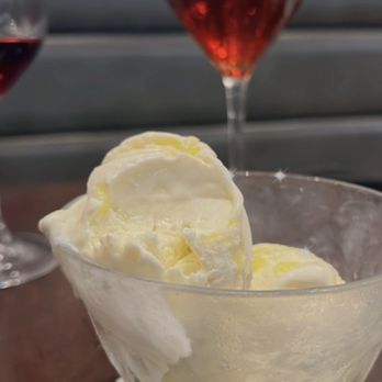 Mad Bene - Vanilla gelato with olive oil... yummmmmm - Italian Near Me - Kapolei, Hawaii Mad Bene - Vanilla gelato with olive oil... yummmmmm - Italian Near Me - Kapolei, Hawaii