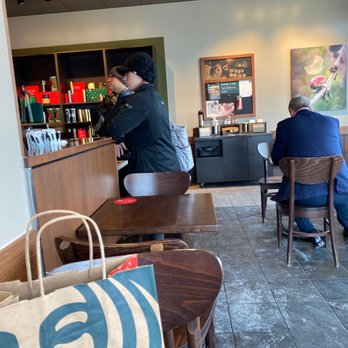 Starbucks - Coffee & Tea Near Me - Saginaw, Michigan