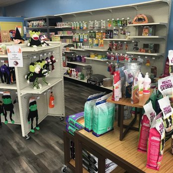 Hometown Pet Shop - A large selection of food, toys, wellness, and treats for your furry feline. - Pet Groomers Near Me - Wading River, New York Hometown Pet Shop - A large selection of food, toys, wellness, and treats for your furry feline. - Pet Groomers Near Me - Wading River, New York