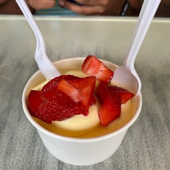 IceBerry - Frozen Yogurt - Ice Cream & Frozen Yogurt Near Me - Arlington, Virginia