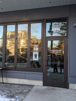 Lucky Enough Eat & Drink by null