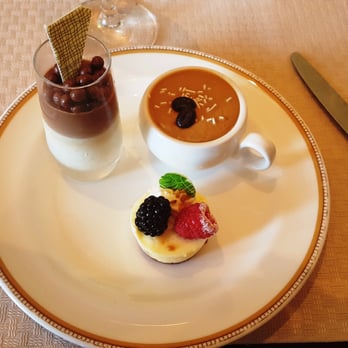 The Lobby - Amazing Desserts! - American Near Me - Chicago, Illinois The Lobby - Amazing Desserts! - American Near Me - Chicago, Illinois