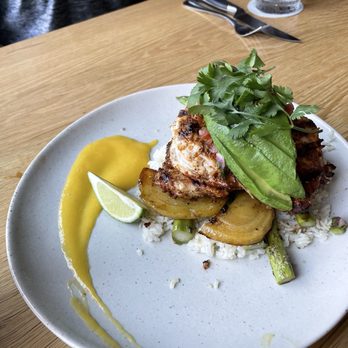 Moxies - Chipotle Mango Chicken - Lounges Near Me - Plano, Texas