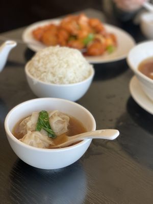 Jiayuan Dumpling House by null