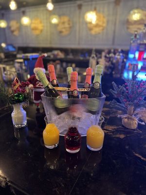 35 Bistro and Wine Bar by null