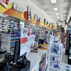 Farmacia La Más Barata - Inside the store