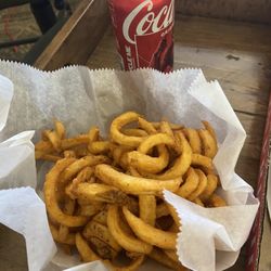 Ann's Pizza - Curly Fries, 6/10