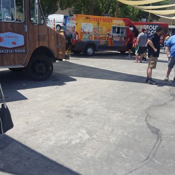 9 Mile Garden - Food! - Food Trucks Near Me - Afton, Missouri 9 Mile Garden - Food! - Food Trucks Near Me - Afton, Missouri