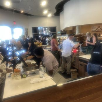 Erewhon - Cashiers - Grocery Near Me - Beverly Hills, California