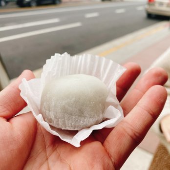 Fugetsu-Do - Mochi with red bean inside - Candy Stores Near Me - Los Angeles, California