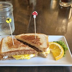 Wolf Creek Inn and Tavern - Delicious breakfast sandwich!
