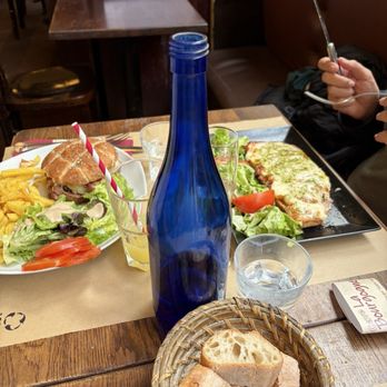 Les Caves de Bourgogne - Brasseries Near Me - Paris, 75 Les Caves de Bourgogne - Brasseries Near Me - Paris, 75