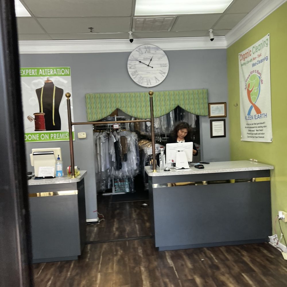 Pro Cleaners - inside - Laundry Services Near Me - Atlanta, Georgia Pro Cleaners - inside - Laundry Services Near Me - Atlanta, Georgia
