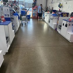 Five Below - Only one register open.... The other are closed