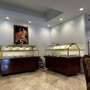 Grand Taj - Buffet tables, clean and organized. Another one to far left. - Indian Near Me - Riverside, California Grand Taj - Buffet tables, clean and organized. Another one to far left. - Indian Near Me - Riverside, California