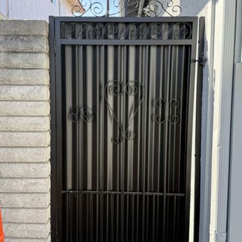 Super Painting - Gates painted matte black - Painters Near Me - Los Angeles, California