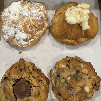 Kcookies - Ooey Gooey Butter Cake, Almond Wedding Cake, Nutter Butter, Oreo Dream - Desserts Near Me - Olathe, Kansas