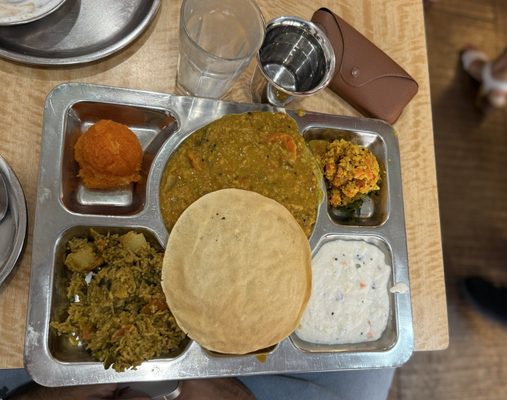 Saravanaa Bhavan by null