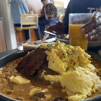 Side Piece Kitchen - Mushroom gravy and biscuits - Bakeries Near Me - Tacoma, Washington Side Piece Kitchen - Mushroom gravy and biscuits - Bakeries Near Me - Tacoma, Washington