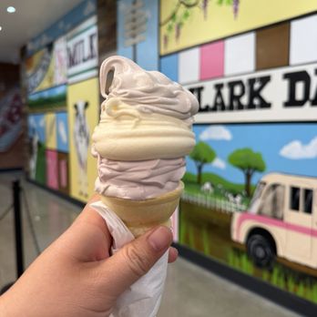 Meadowlark Dairy - 4th of July special: Red, white & blue - Ice Cream & Frozen Yogurt Near Me - Livermore, California Meadowlark Dairy - 4th of July special: Red, white & blue - Ice Cream & Frozen Yogurt Near Me - Livermore, California