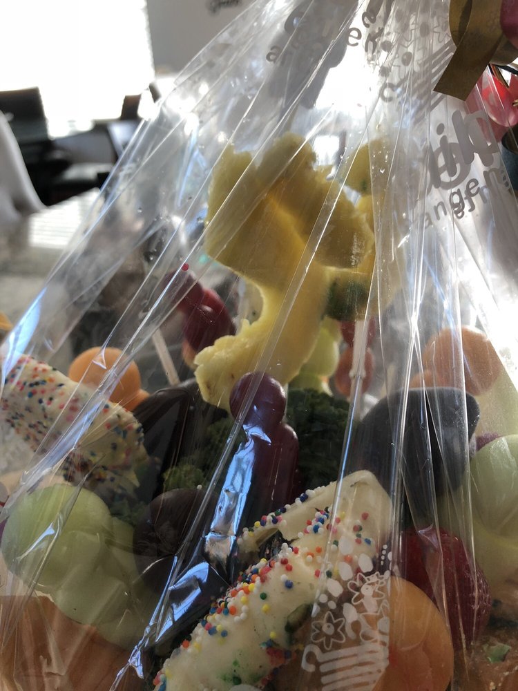 EDIBLE ARRANGEMENTS Gift Shops 13 Photos & 25 Reviews 13600