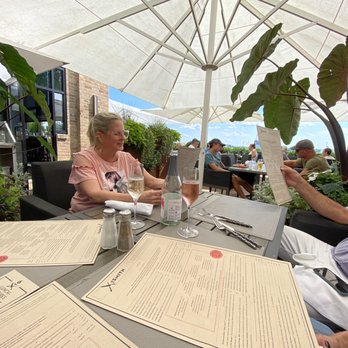 6Smith - Outdoor seating - worth the wait - Seafood Near Me - Wayzata, Minnesota