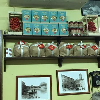 Da Enzo al 29 - Their homemade ingredients are also for sale. Their pasta is unreal! - Roman Near Me - Rome, RM Da Enzo al 29 - Their homemade ingredients are also for sale. Their pasta is unreal! - Roman Near Me - Rome, RM