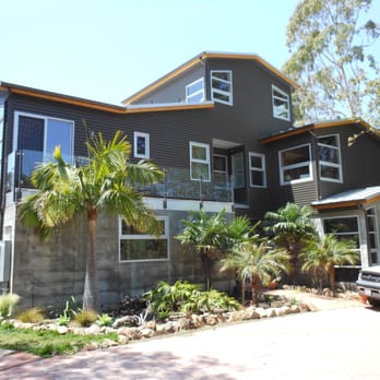 Pacific Metal Roofing - Bel Air residence with standing seam roofing and metal siding. - Roofing Near Me - Thousand Oaks, California Pacific Metal Roofing - Bel Air residence with standing seam roofing and metal siding. - Roofing Near Me - Thousand Oaks, California
