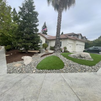 Lion's Landscaping - Front yard - Landscaping Near Me - Paso Robles, California Lion's Landscaping - Front yard - Landscaping Near Me - Paso Robles, California