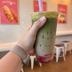 Bobadochi - Strawberry Matcha Latte REG