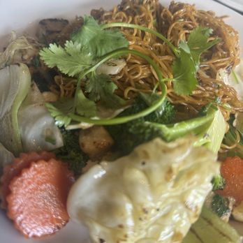 Saigon District - Chow mein chicken yummm - Vietnamese Near Me - Huntington Beach, California Saigon District - Chow mein chicken yummm - Vietnamese Near Me - Huntington Beach, California