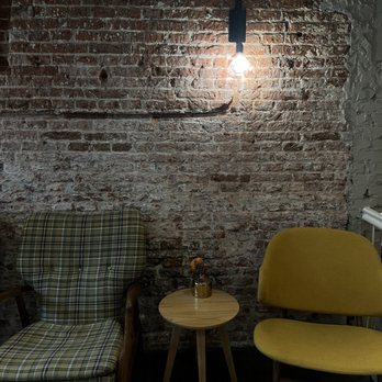 Mr Jordaan Hotel - Chairs in Lobby - Hotels Near Me - Amsterdam, New Hampshire