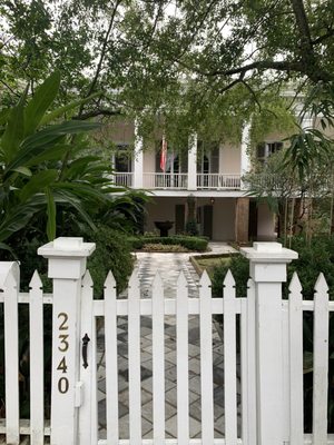 Two Chicks Walking Tours by null