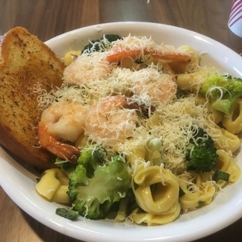 Presto Pasta - Tortellini with shrimp and broccoli - Italian Near Me - Ventura, California Presto Pasta - Tortellini with shrimp and broccoli - Italian Near Me - Ventura, California