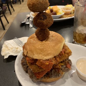 Maple Leaf Diner - Pizza burger - American Near Me - Dallas, Texas Maple Leaf Diner - Pizza burger - American Near Me - Dallas, Texas
