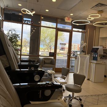 Pop Lash & Nails - Nail Salons Near Me - Las Vegas, Nevada