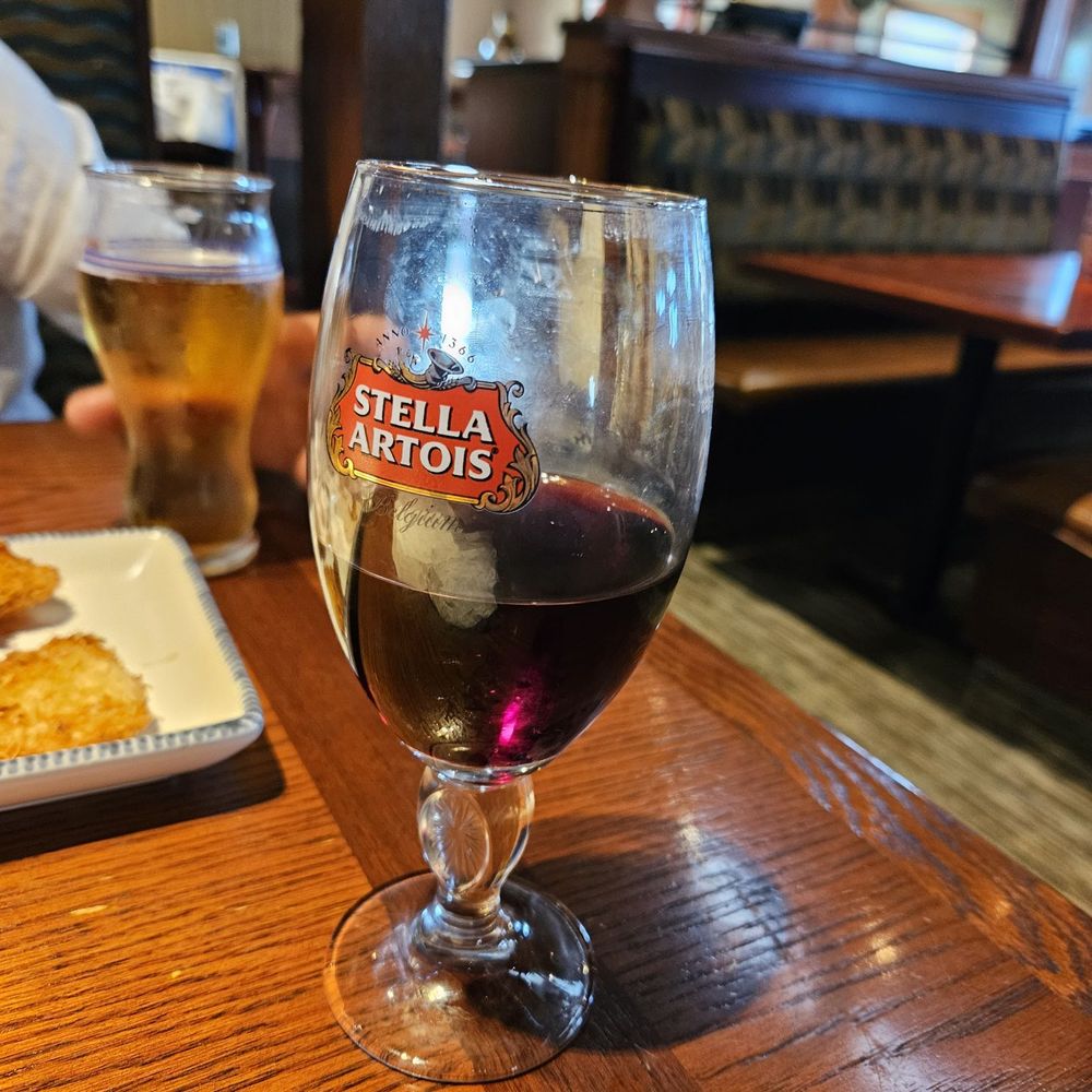 Red Lobster - a glass of wine and a plate of food - Seafood Near Me - Fort Pierce, Florida