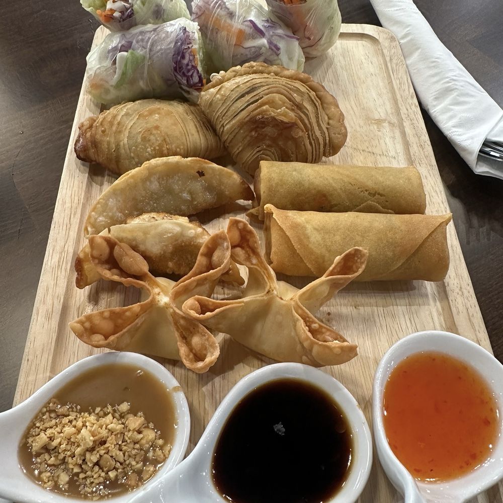 Black Thai Authentic Cuisine - Thai Platter Sampler (the curry samosas are to die for) - Salad Near Me - Carrollton, Texas Black Thai Authentic Cuisine - Thai Platter Sampler (the curry samosas are to die for) - Salad Near Me - Carrollton, Texas