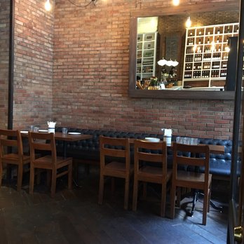 Wildflour Cafe + Bakery - Dining area that's nearest to the front door. - Breakfast & Brunch Near Me - Makati, NCR