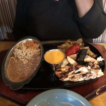 Lupe Tortilla Mexican Restaurant - Chicken fajita lunch - Tex-Mex Near Me - Humble, Texas