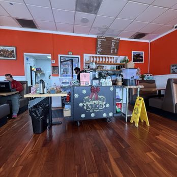 The Highland Cafe - Ordering area - Coffee & Tea Near Me - Los Angeles, California