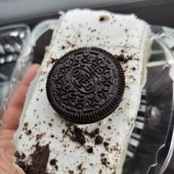 Sugargirl Bakery - Oreo cake